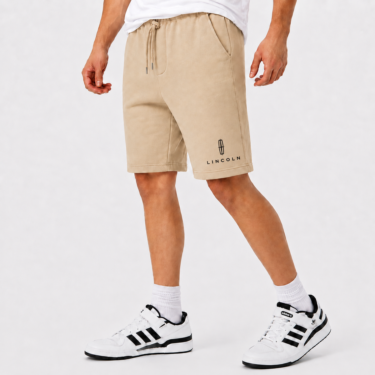Lincoln fleece shorts Beige front logo near left hem