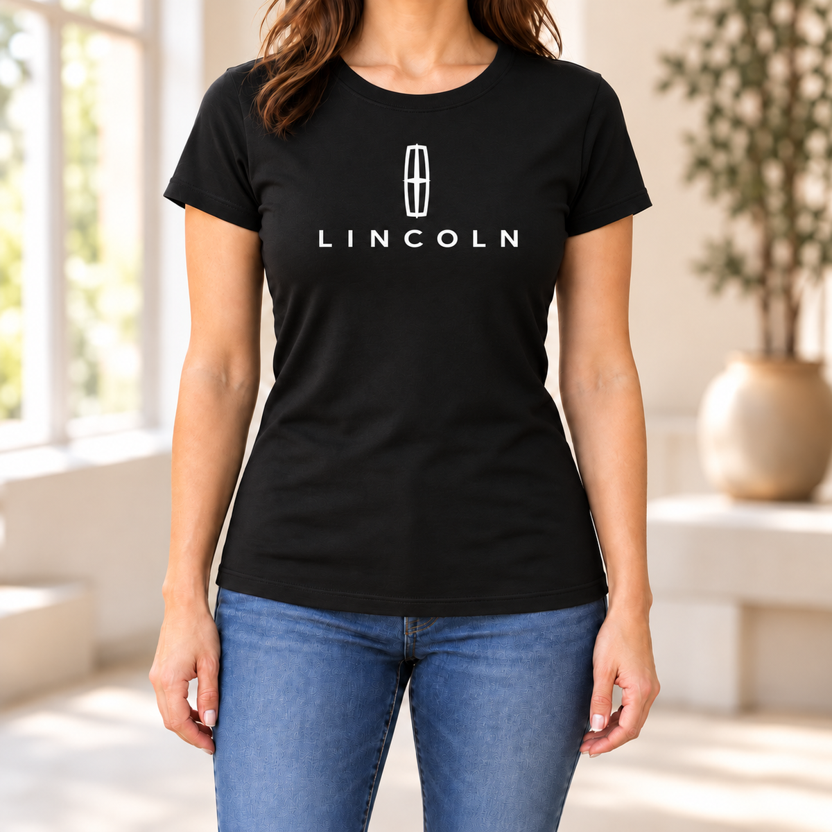 Women's Lincoln Car Round Neck T-Shirt — Black